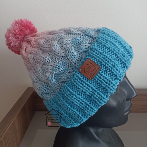 Czapka ombre z pomponem