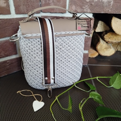 Torebka na ramię typu listonoszka