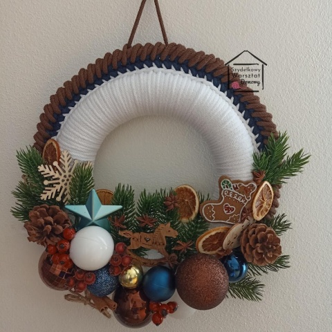 Wianek świąteczny na drzwi, stroik na stół