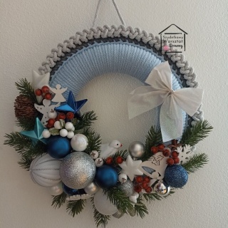 Wianek świąteczny na drzwi, stroik na stół